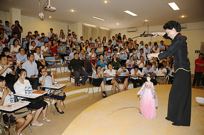 閩韻傳絲路，偶藝連中柬——中國(guó)福建木偶戲文化交流活動(dòng)在柬埔寨金邊成功舉辦